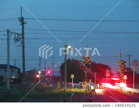A level crossing with only enough space for one car (June 1, 2014) Tobu Railway Isesaki Line, Level Crossing No. 480 (old image) A level crossing with only enough space for one car (June 1, 2014) Tobu Railway Isesaki Line, Level Crossing No. 480 (old image) 140019125