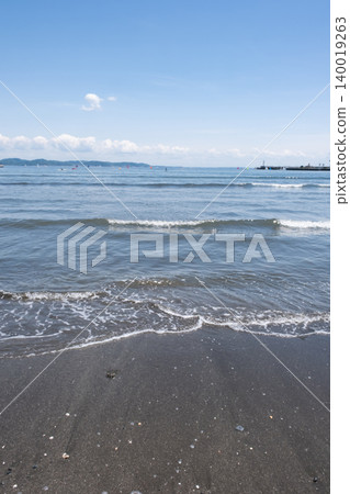 Katase Higashihama Beach, Enoshima in summer, Shonan, Kanagawa Katase Higashihama Beach, Enoshima in summer, Shonan, Kanagawa 140019263