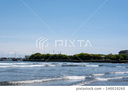 Katase Higashihama Beach, Enoshima in summer, Shonan, Kanagawa 140019268