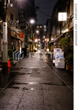 Rainy alleyway, Tokyo, night Rainy alleyway, Tokyo, night 140019373