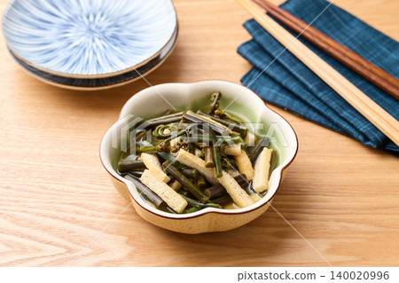 水煮芥末和油炸食品 水煮芥末和油炸食品 140020996