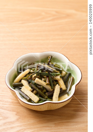 水煮芥末和油炸食品 水煮芥末和油炸食品 140020999
