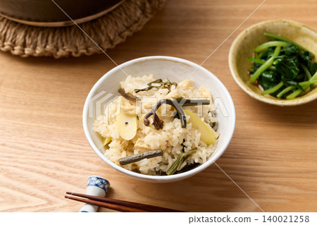 蕨菜竹筍飯(山菜飯) 蕨菜竹筍飯(山菜飯) 140021258