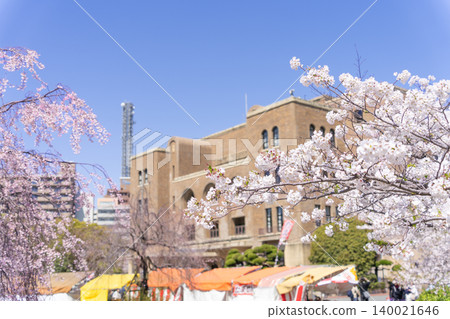 名古屋市昭與區鶴舞公園：櫻花與岡屋鋼鐵名古屋公會堂 140021646