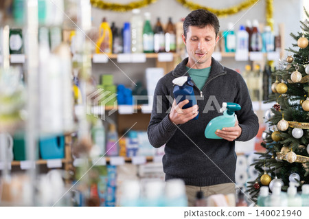 On New Year Eve, man choose glass cleaner for allergy sufferers On New Year Eve, man choose glass cleaner for allergy sufferers 140021940