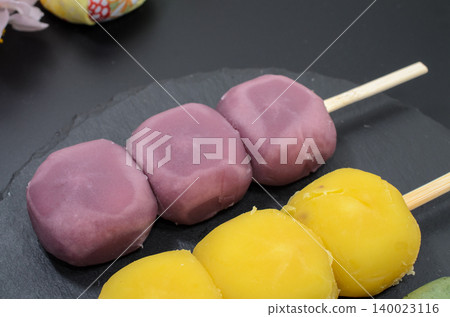 A slightly luxurious Japanese sweet: dango on a skewer A slightly luxurious Japanese sweet: dango on a skewer 140023116
