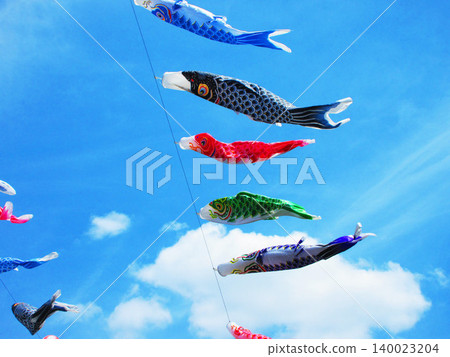 A beautiful scene of carp streamers against a blue sky at the "Kawaguchi Shibakawa Carp Streamer Festival 2026". 140023204