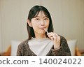 獨居女性喜歡自己做早餐。 140024022