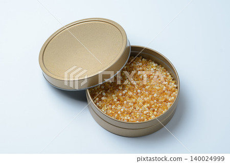 包裝圖片:金色錫罐中的珠子 包裝圖片:金色錫罐中的珠子 140024999