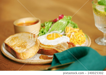 Fashionable one plate lunch 140025302