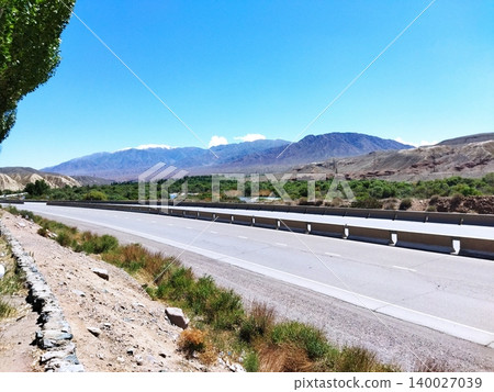 Dry mountainside Dry mountainside 140027039
