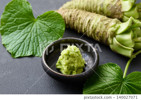 磨碎的山葵 磨碎的山葵 140027071