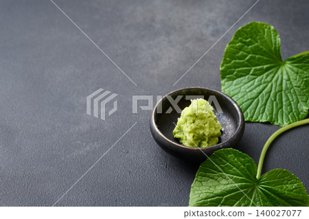 磨碎的山葵 磨碎的山葵 140027077