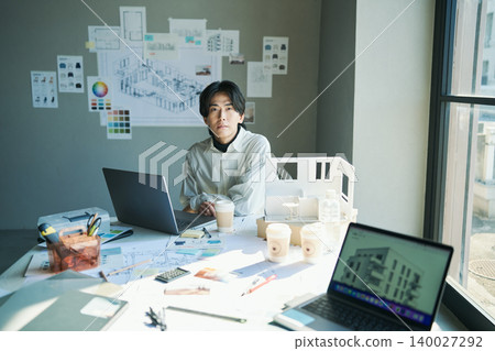 The daily life of a male designer The daily life of a male designer 140027292