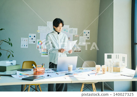 The daily life of a male designer The daily life of a male designer 140027325