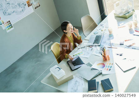 The daily life of a career woman 140027549