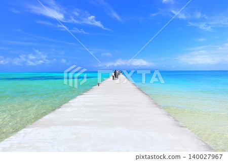 【沖繩縣】晴空下的竹富島西碼頭 140027967