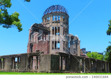 [Hiroshima Prefecture] Atomic Bomb Dome and Peace Memorial Park 140031884