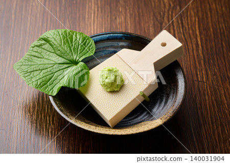 Grated raw wasabi 140031904