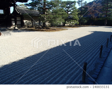 Dry landscape garden seen from the main hall Dry landscape garden seen from the main hall 140033131