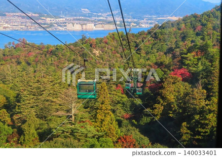 [Hiroshima Prefecture] Miyajima Ropeway, one of Japan's Three Most Scenic Views 140033401