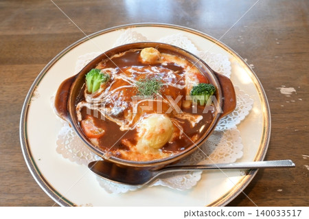 Hamburger doria with plenty of demi-glace sauce Hamburger doria with plenty of demi-glace sauce 140033517