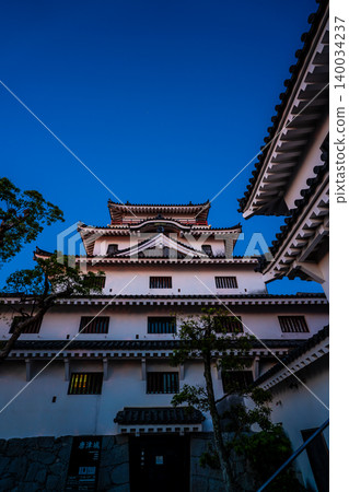 Dawn at Karatsu Castle [Karatsu City, Saga Prefecture] 140034237