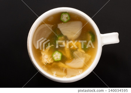 秋葵、蕪菁和雞蛋湯 秋葵、蕪菁和雞蛋湯 140034595
