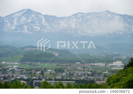 初夏的美瑛山 初夏的美瑛山 140036672