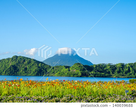 Mount Kaimon and Lake Ikeda Amusement Park (Ibusuki City, Kagoshima Prefecture) Mount Kaimon and Lake Ikeda Amusement Park (Ibusuki City, Kagoshima Prefecture) 140039688