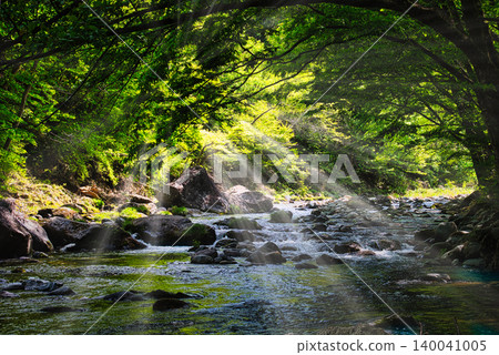 A truly luxurious moment: strolling through the beautiful Kinomata Park in a refreshing season. A truly luxurious moment: strolling through the beautiful Kinomata Park in a refreshing season. 140041005