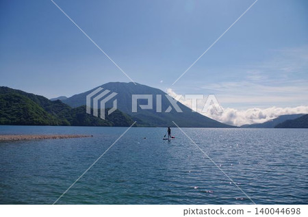湖上活動和南台山 湖上活動和南台山 140044698