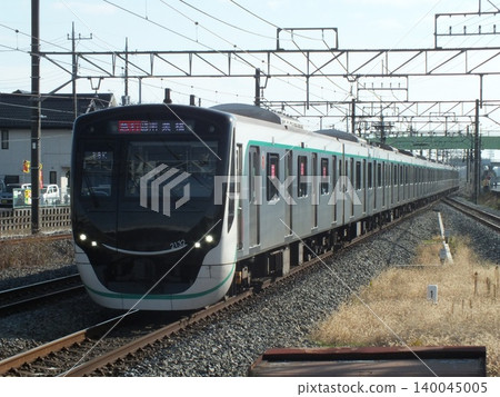 東急電鐵2020系列列車行駛在東武日光線上（攝於杉戶高之台站） 140045005