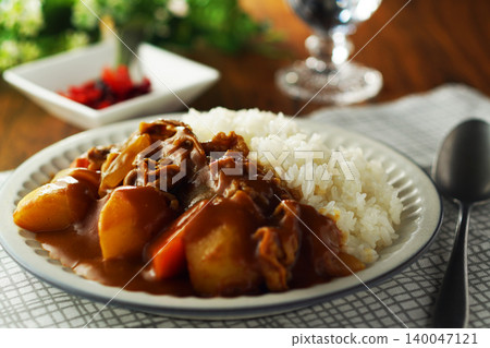 牛肉咖哩配大塊蔬菜 牛肉咖哩配大塊蔬菜 140047121