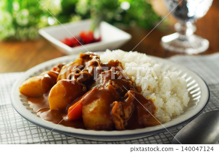牛肉咖哩配大塊蔬菜 牛肉咖哩配大塊蔬菜 140047124