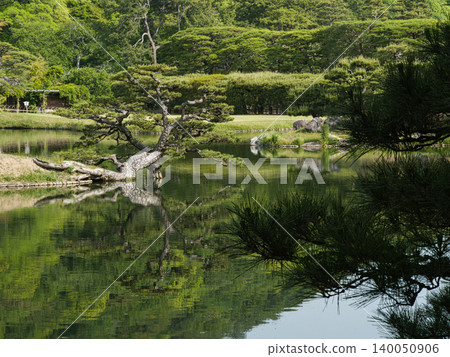 Ritsurin Garden South Lake Ritsurin Garden South Lake 140050906