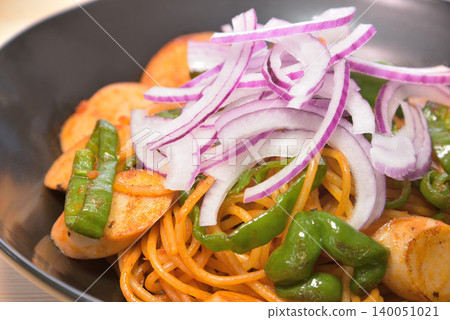 I had Neapolitan spaghetti for lunch today. I had Neapolitan spaghetti for lunch today. 140051021