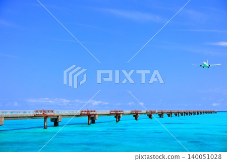 [Okinawa Prefecture] Landing scene at 17END on Shimoji Island (Miyako Island) 140051028