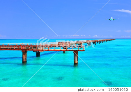 [Okinawa Prefecture] Landing scene at 17END on Shimoji Island (Miyako Island) 140051030