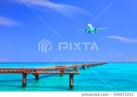 [Okinawa Prefecture] Landing scene at 17END on Shimoji Island (Miyako Island) 140051031