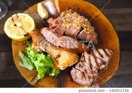 美味的肉類菜餚 美味的肉類菜餚 140052336