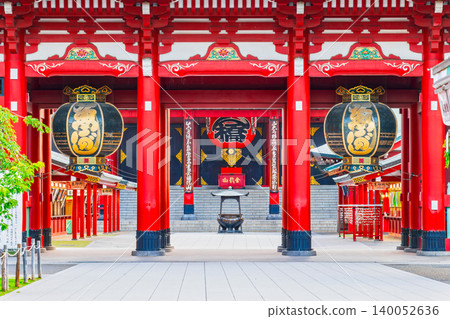 Senso-ji Temple: Hozomon Gate and Main Hall, Morning View Senso-ji Temple: Hozomon Gate and Main Hall, Morning View 140052636