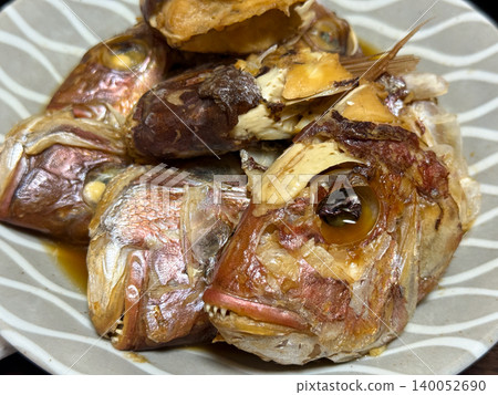 Braised sea bream head (braised fish head) Braised sea bream head (braised fish head) 140052690