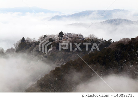 冬季雲海與備中松山城(天空之城)25604 冬季雲海與備中松山城(天空之城)25604 140052733