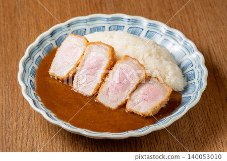 Pork Cutlet Curry: A popular Western-style dish featuring crispy pork cutlet and rich curry. Pork Cutlet Curry: A popular Western-style dish featuring crispy pork cutlet and rich curry. 140053010