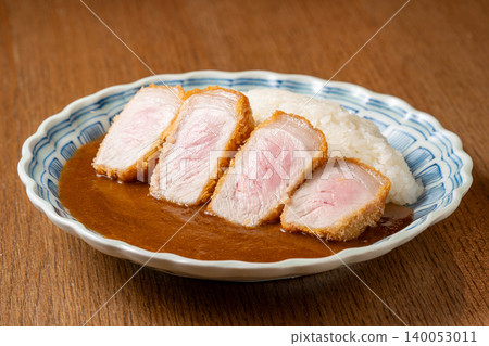 Pork Cutlet Curry: A popular Western-style dish featuring crispy pork cutlet and rich curry. Pork Cutlet Curry: A popular Western-style dish featuring crispy pork cutlet and rich curry. 140053011