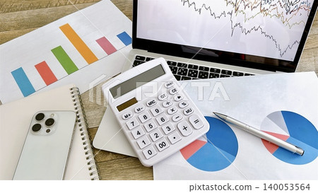 Image of data utilization and business analysis Image of data utilization and business analysis 140053564