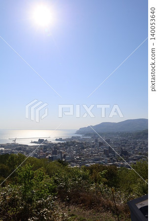 Hokkaido in early May, Otaru in early May, Otaru in spring, Otaru viewed from Asahi Observatory after passing through Sakai Street, Shodai Street, and climbing Jigokuzaka Hill. Hokkaido in early May, Otaru in early May, Otaru in spring, Otaru viewed from Asahi Observatory after passing through Sakai Street, Shodai Street, and climbing Jigokuzaka Hill. 140053640