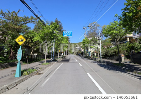 五月初的北海道，五月初的小樽，春天的小樽，從朝日展望台攀登正台通和地獄坂後看到的小樽。 140053661