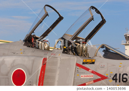日本航空自衛隊F-4EJ改型「鬼怪II」戰鬥機的座艙 日本航空自衛隊F-4EJ改型「鬼怪II」戰鬥機的座艙 140053696
